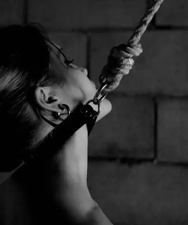 西檬之家-圣水是什么？BDSM圈术语解析与安全指南