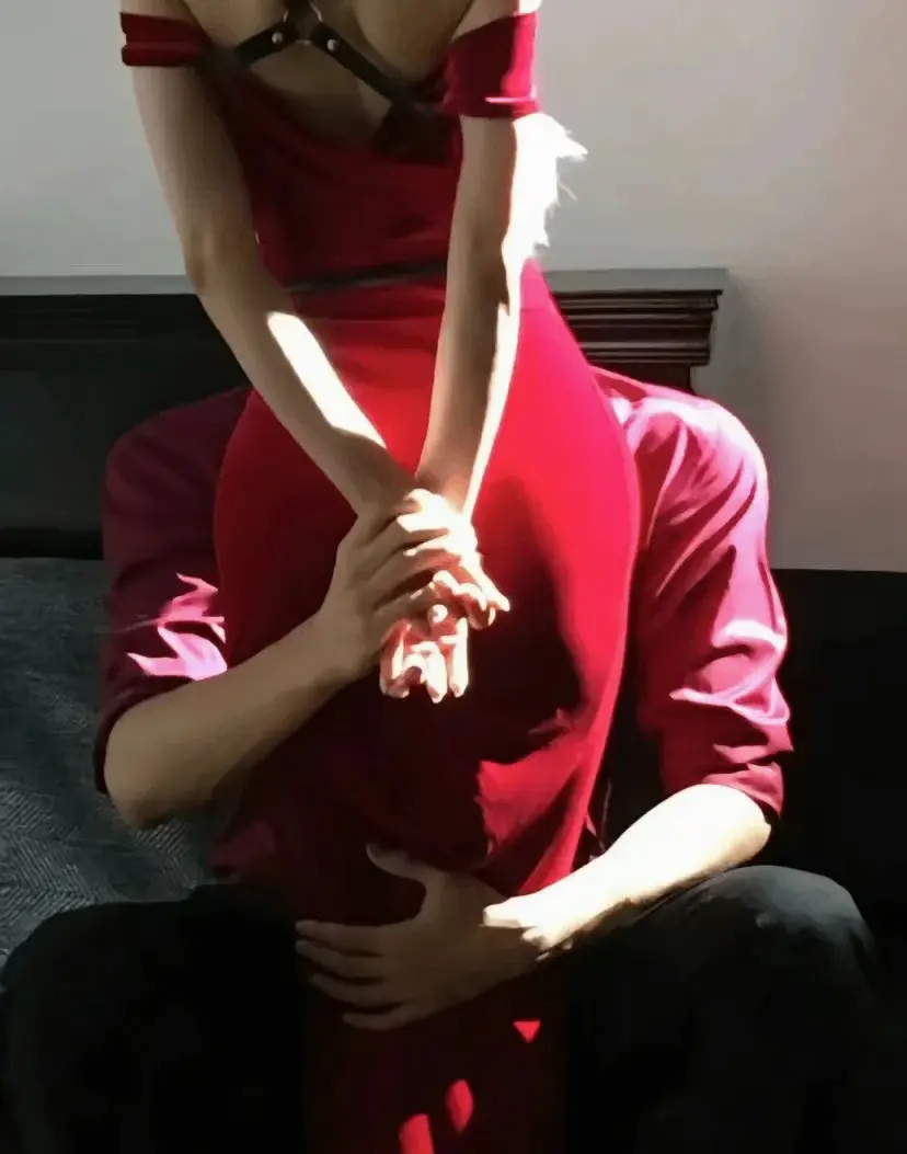 西檬之家-OTK是什么意思？BDSM中Over The Knee实践指南与安全须知